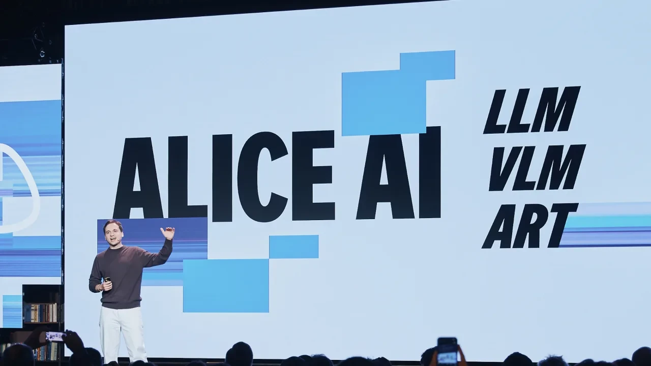 Choosing the Best Chatbot in 2026: ChatGPT, Claude & More 7 Alice AI: Strong Russian Language and Everyday Search Scenarios. Choosing the Best Chatbot in 2026? See how ChatGPT, Claude, Gemini, and Copilot compare for writing, coding, and productivity.