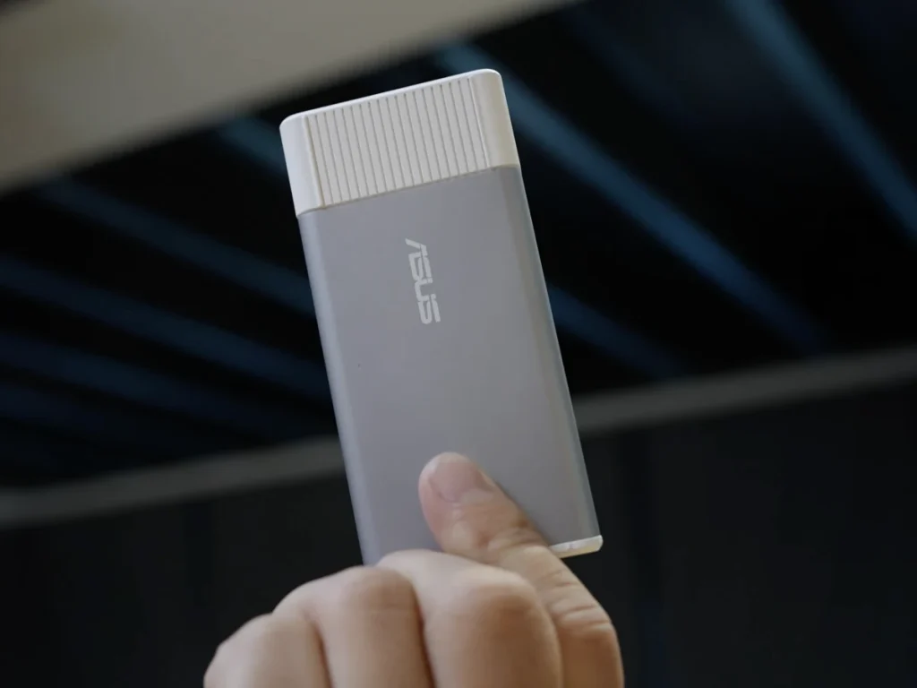 ASUS UGen300: Portable USB AI Accelerator with 40 AI TOPS 3 Local LLM and VLM inference powered by ASUS UGen300
